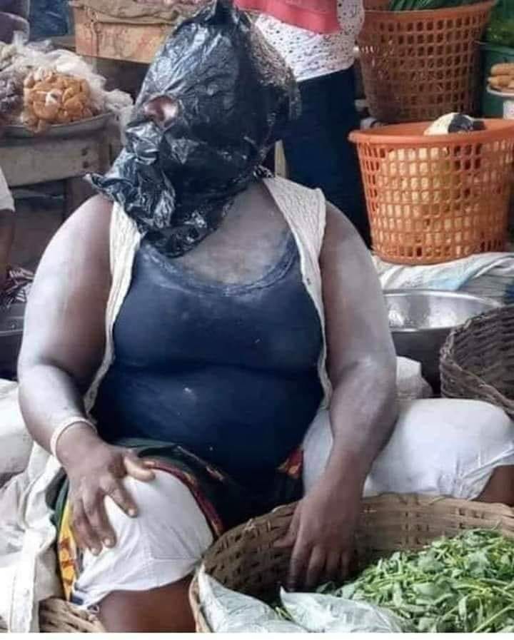 Trending: Nigerian Market Woman Fights Coronavirus in her own way