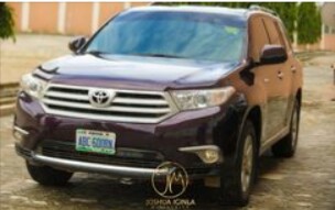 Pastor Joshua Iginla Gifts Singer, Adeyinka Alaseyori Suv(photos) -
