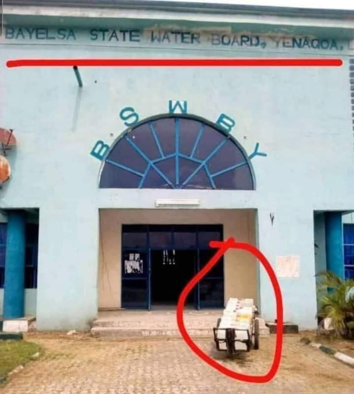 Twitter users react to trending photo showing Bayelsa State Water Board being supplied with water in kegs