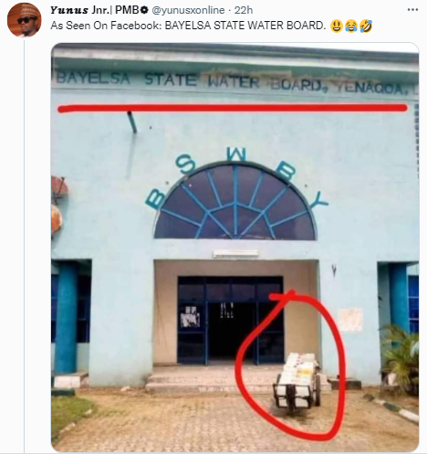 Twitter users react to trending photo showing Bayelsa State Water Board being supplied with water in kegs