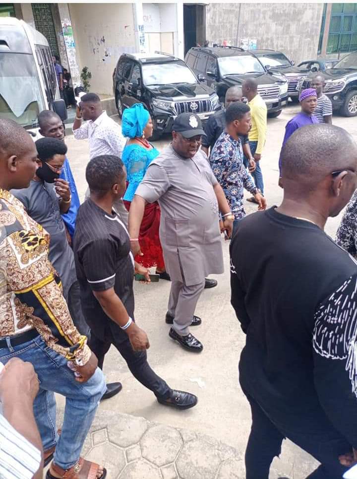 DR. SOLOMON DAVID CONDOLE WITH THE FAMILY OF PASTOR REUBEN WILSON FOR THE DEATH OF HIS FATHER IN-LAW