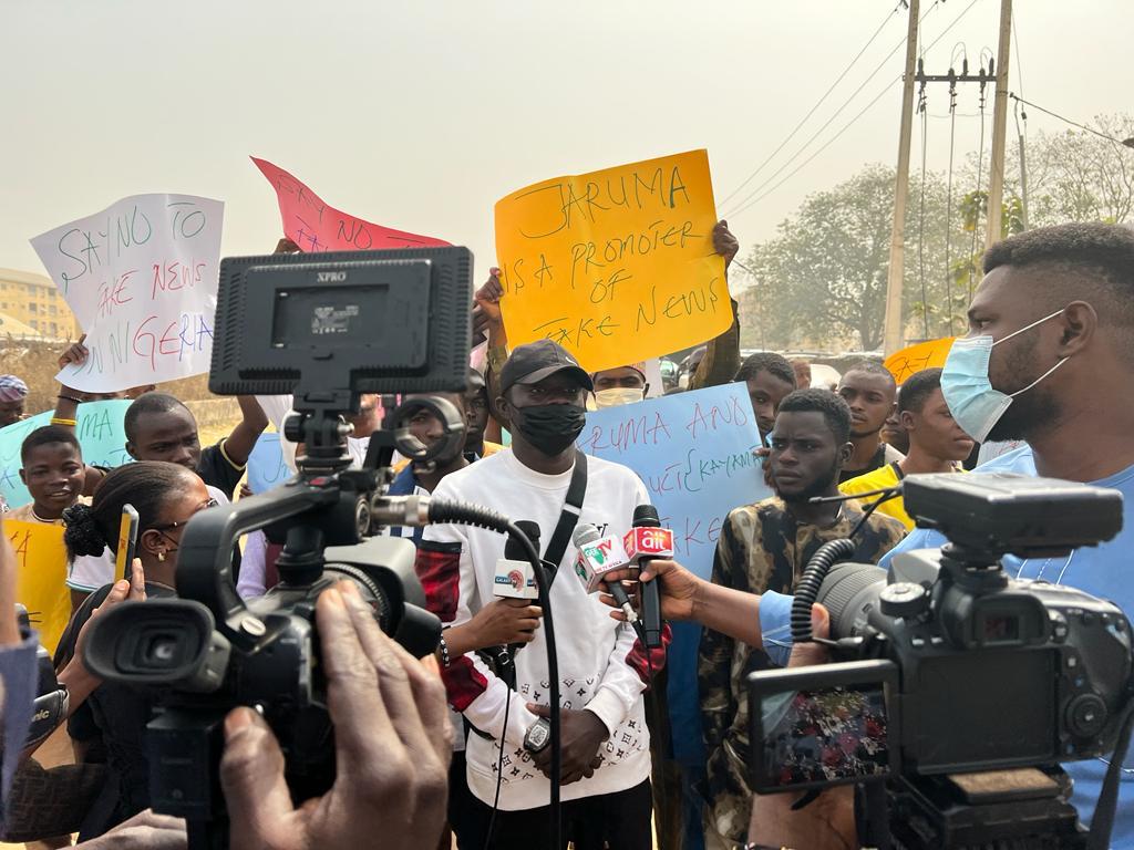 Controversial Kayamatta Seller Jaruma Arrives Zuba Area Court for the Case With Popular Philanthropist Ned Nwoko