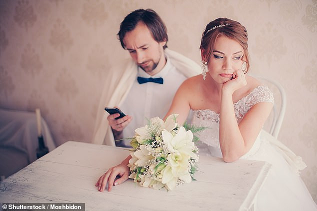 Couples who keep their weddings cheap are less likely to end up divorcing, new study finds