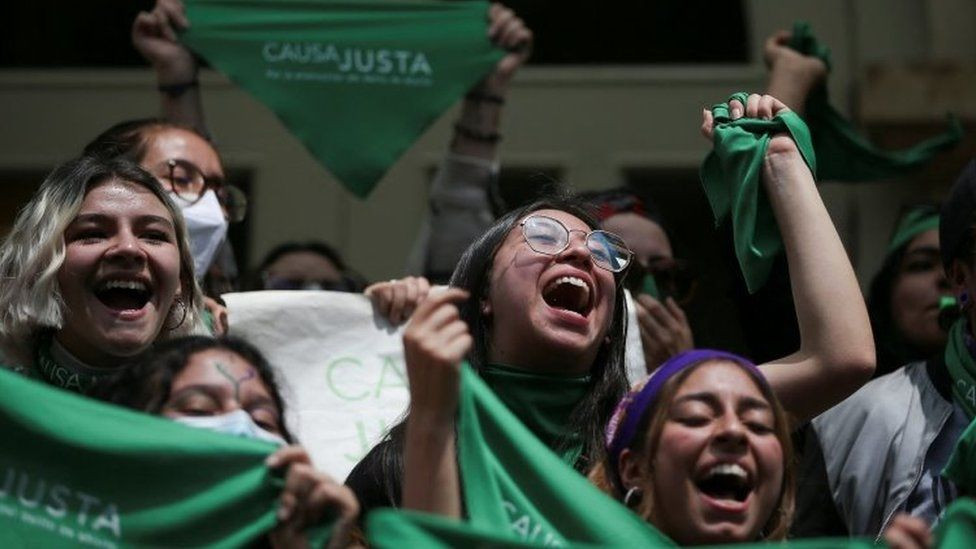 Colombia decriminalizes abortion in first 24 weeks
