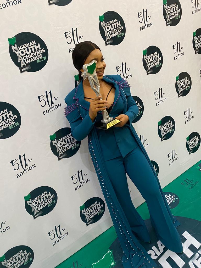 Bayelsa-born fashion entrepreneur, Harriet Edide clinches award as best female fashion designer in Nigeria