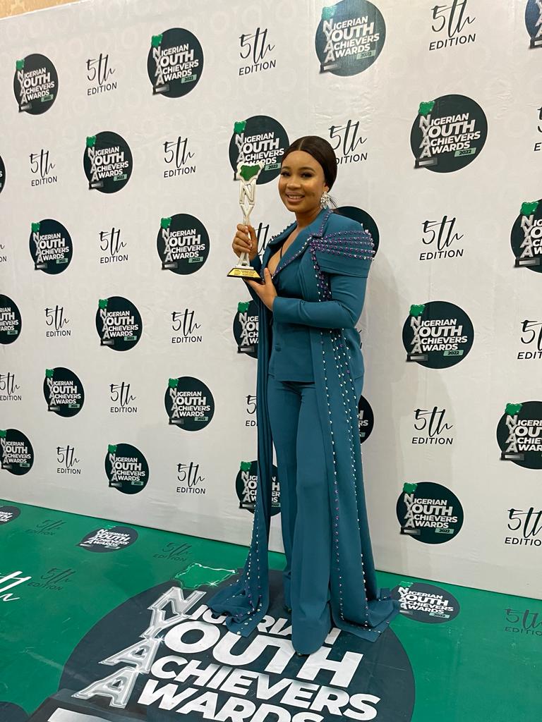 Bayelsa-born fashion entrepreneur, Harriet Edide clinches award as best female fashion designer in Nigeria