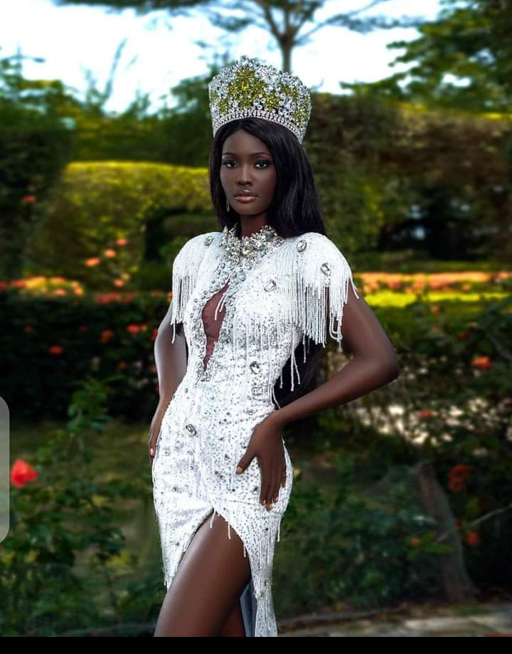 Current Miss Earth Nigeria (Air)2021/22 Suoyo mercy Sexy Bikini  photos spread all over  social media