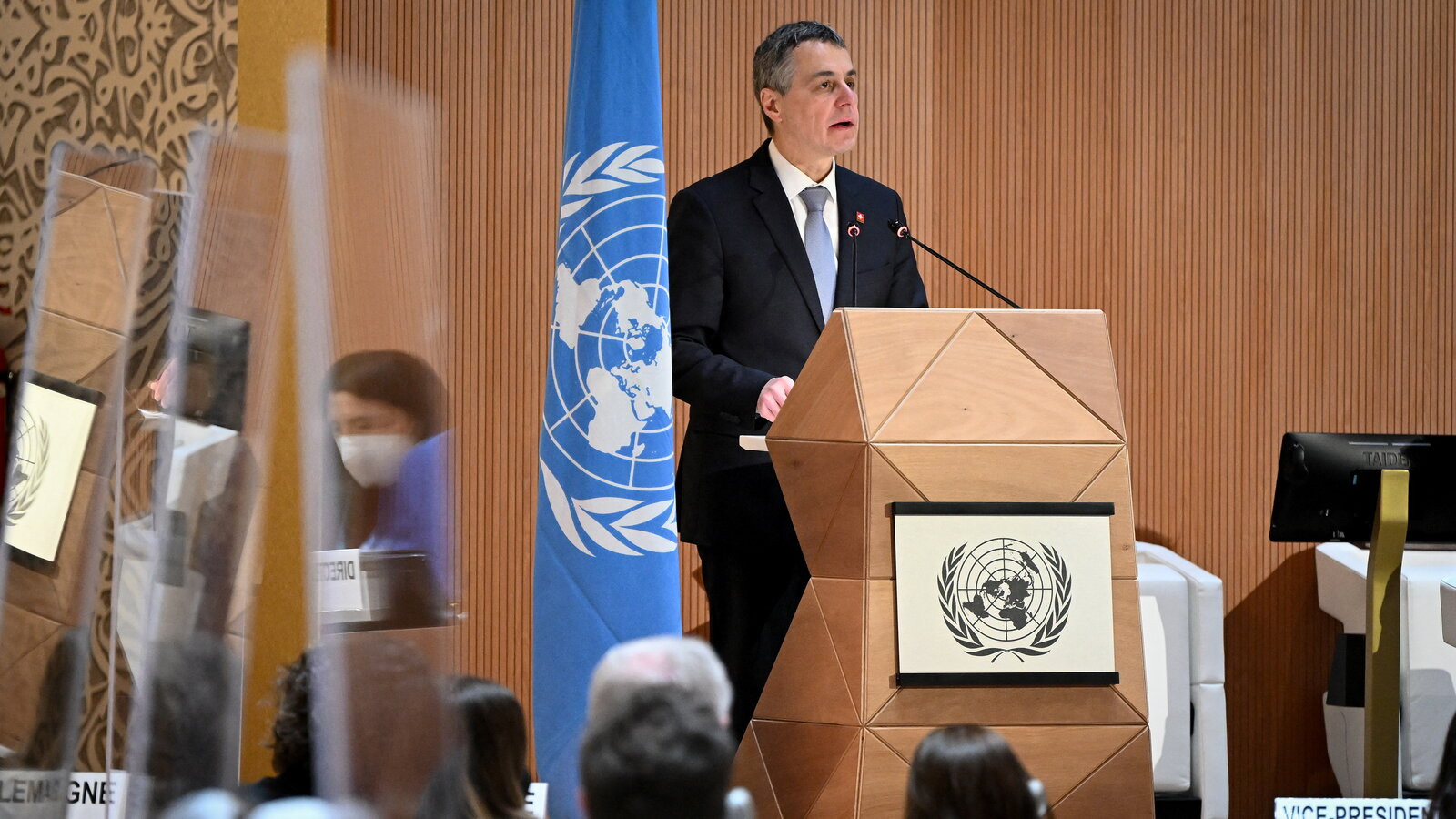 Switzerland adopts EU sanctions against Russia, Putin, freezes assets