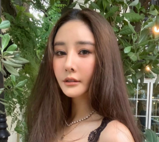 Thai actress dies after falling from speedboat on restaurant trip with friends