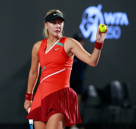 Russian tennis star reacts as Ukrainian opponent refuses to play her