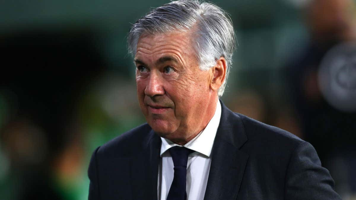 Manchester United consider appointing Carlo Ancelotti as manager