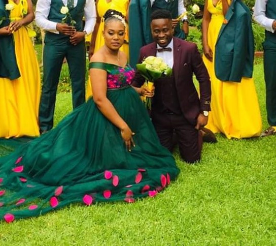 One hell of a mistake I will never repeat" - Man says as he shares photo from his wedding, announces divorce