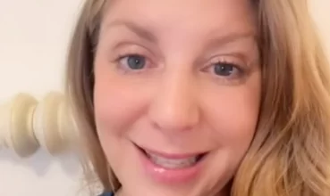 Hospice nurse reveals most common regrets people have just before they die