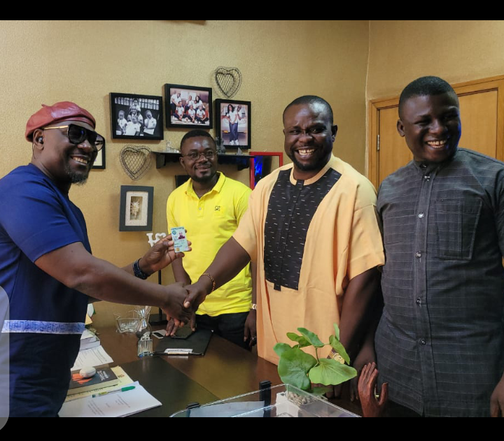 Movie Makers celebrate Bayelsa AGN Chairman Chief Mokilese Osain on his birthday