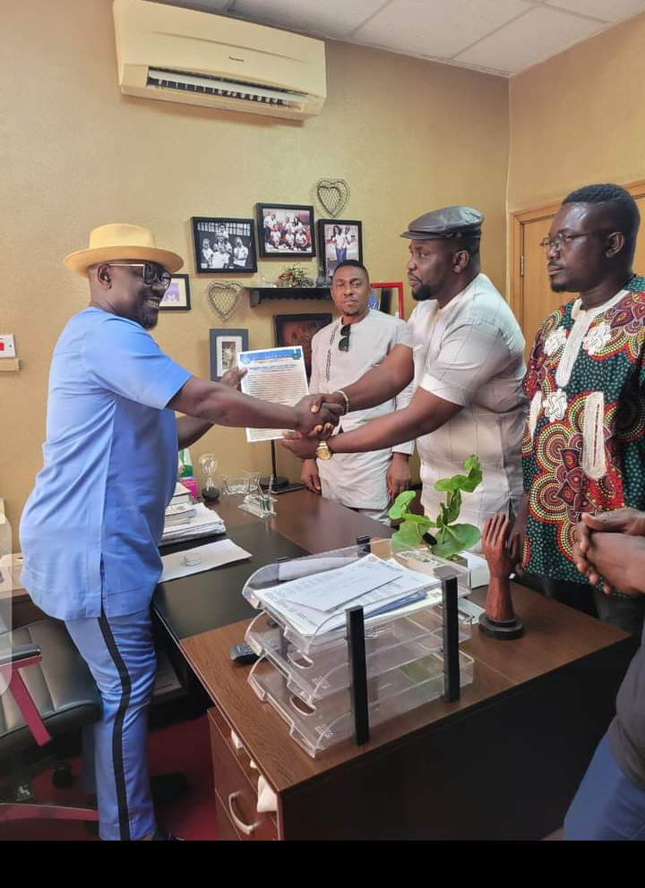 Movie Makers celebrate Bayelsa AGN Chairman Chief Mokilese Osain on his leadership qualities