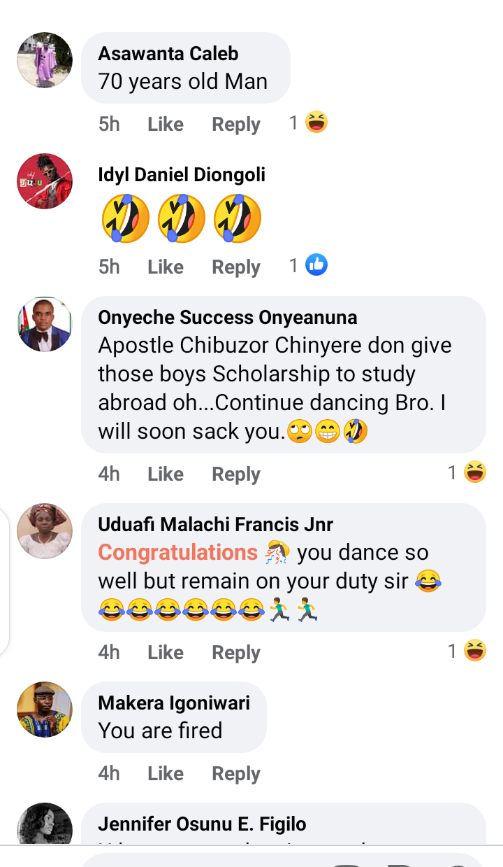 Trending: Nigerian popular Comedian MC Koboko spotted dancing  saying only those who dance at duty post gets scholarship.