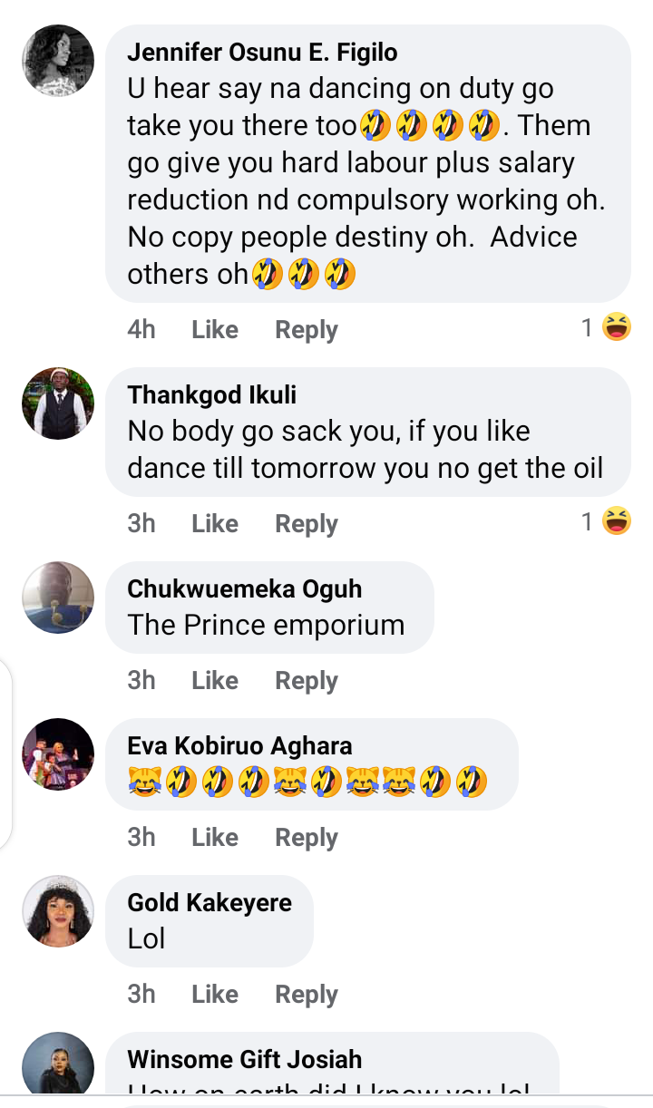 Trending: Nigerian popular Comedian MC Koboko spotted dancing  saying only those who dance at duty post gets scholarship.