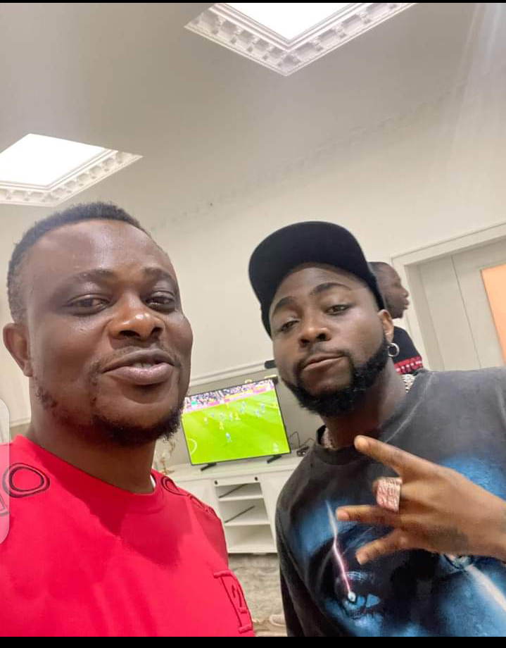 POPULAR NIGERIAN COMEDIAN MC SENIBO PAYS NECO FEES FOR HIS PEOPLE