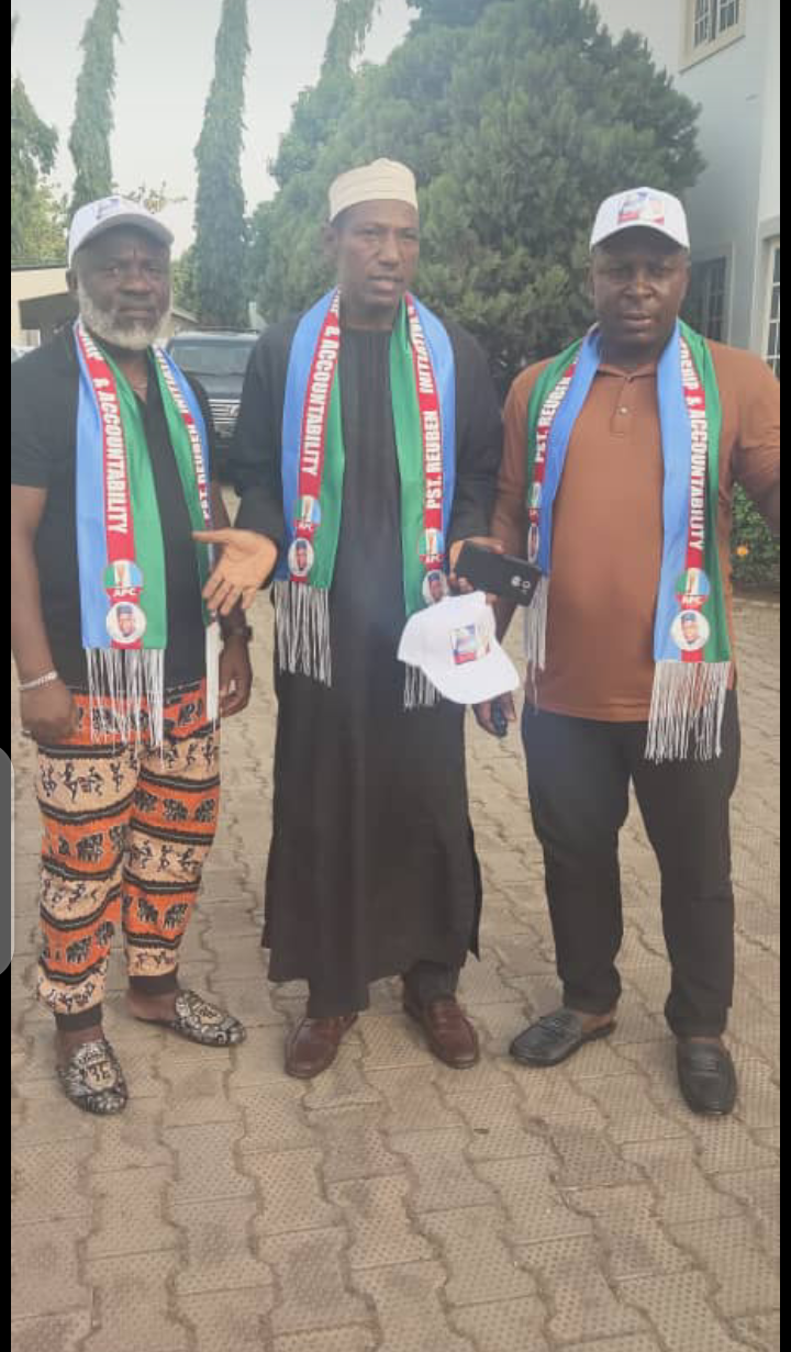 Pastor Reuben Initiative Presidents Campaign Materials to Sen. Adamu Abdulai and endorsed him as their preferred candidate as APC Party National Chairman