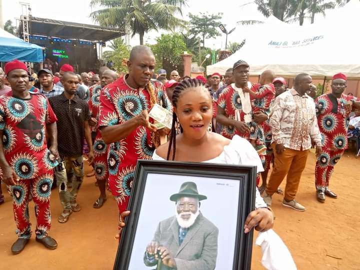 Gospel Artiste Chinyere Udoma, Chief Ndubuisi Bury Father At 92 Amidst Tears
