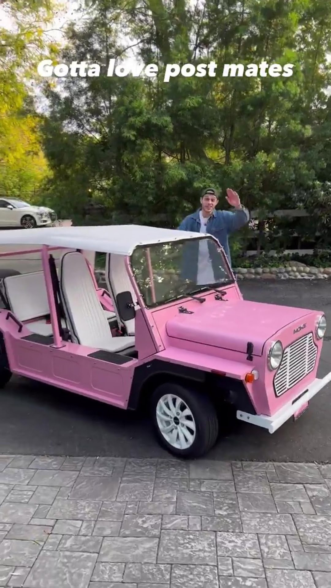 Pete Davidson drives Kim Kardashian's Car given to her as xmas gift by her mum (photos)