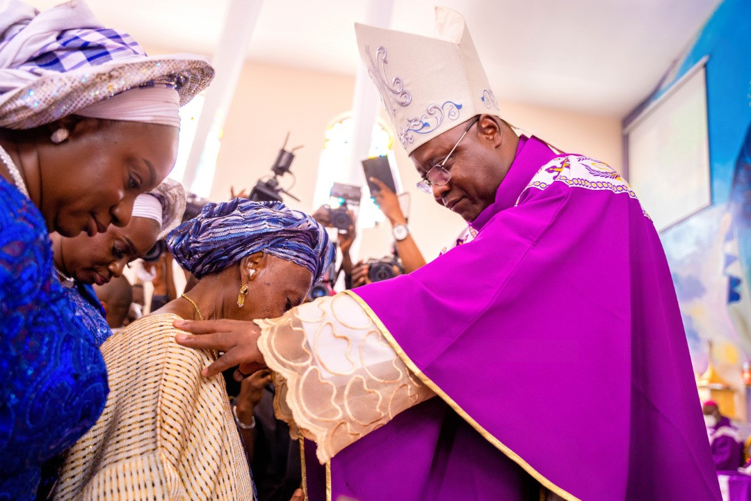 Obasanjo, Osinbajo, Sanwo-Olu, Fayemi, Obaseki, Emefiele, Saraki, Dangote, others at billionaire businessman, Femi Otedola's mum's 90th birthday party (photos)