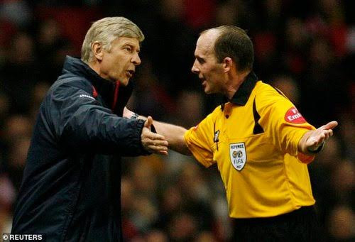 The scariest manager in Premier League history is Arsene Wenger not Alex Ferguson - Referee icon, Mike Dean says