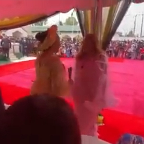 New video of Bianca Ojukwu and Mrs Obiano's entire fight emerges showing that Bianca said the truth and Mrs Obiano lied about just greeting Bianca before she was slapped (video)