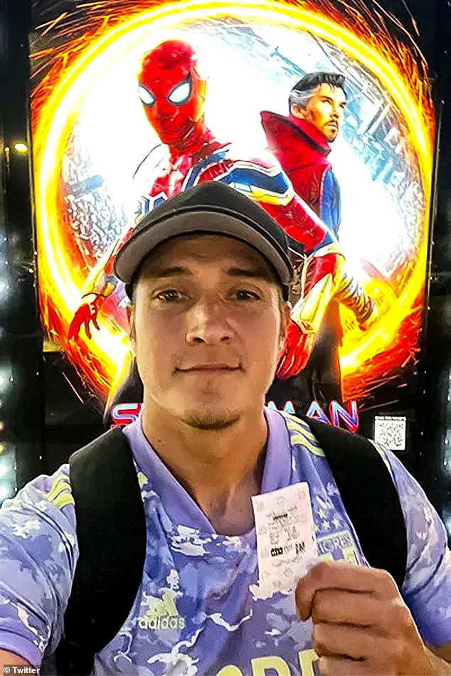 Man breaks world record by spending 720 hours (30 days) watching latest Spider-Man movie 292 times at cinema, 3 years after after viewing Avengers: Endgame 191 times