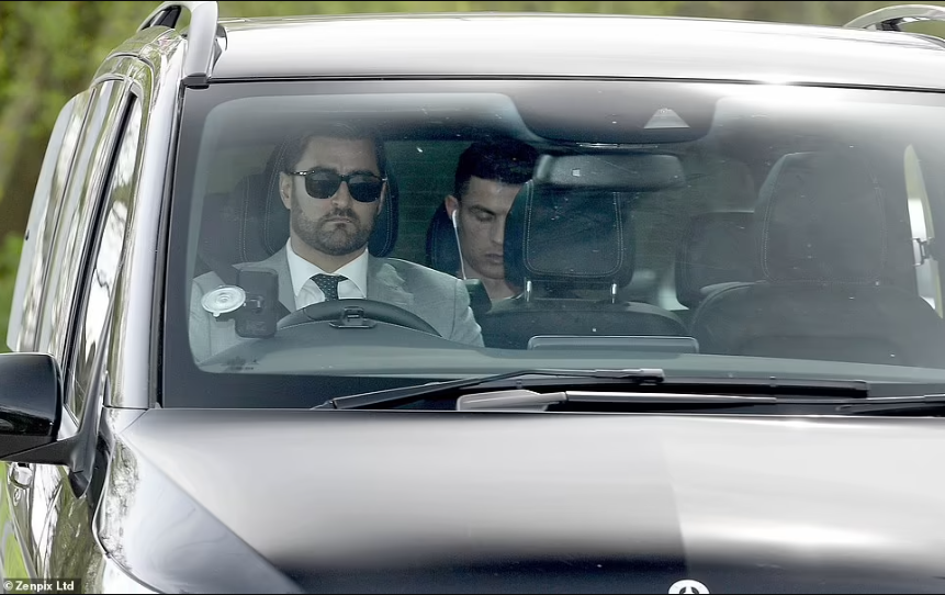 Manchester United star, Cristiano Ronaldo pictured for the first time since the tragic death of his baby boy (photos)