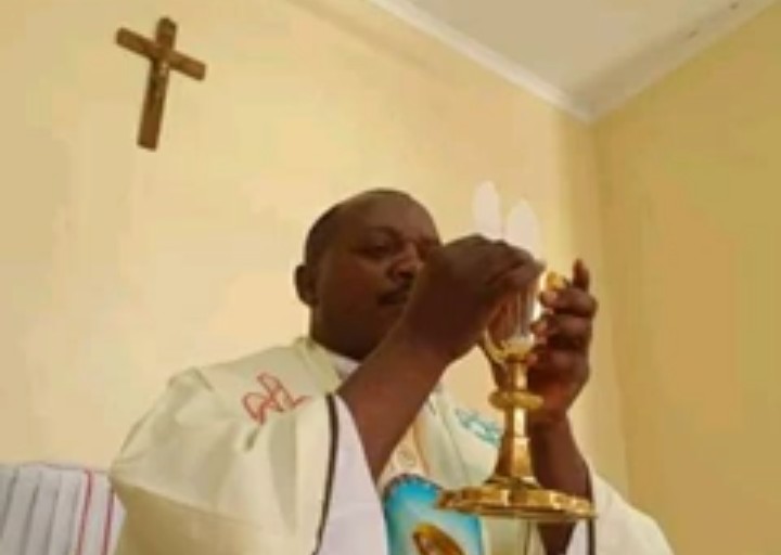 Daily Mass Prayers 21 April 2022 || Fr Eustace Siam