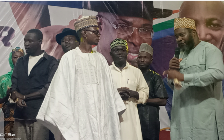 2023: Support group in Bayelsa state fast and pray Aggressively with over one thousand persons for the unity of APC