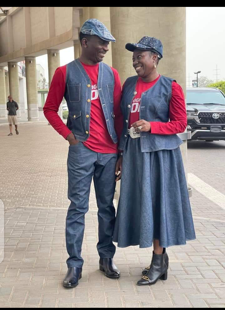 Pastor Paul Enenche marriage photos surfaces as he...........
