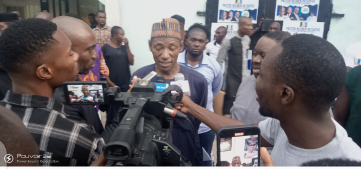 I AM NOT CONTESTING ANY ELECTION~PASTOR REUBEN. SUES FOR PEACE AND UNITY AMONGST PARTY LEADERS IN APC BAYELSA STATE.