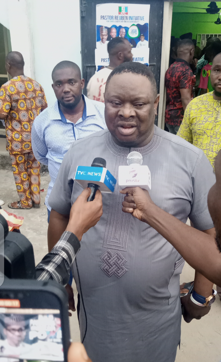 I AM NOT CONTESTING ANY ELECTION~PASTOR REUBEN. SUES FOR PEACE AND UNITY AMONGST PARTY LEADERS IN APC BAYELSA STATE.