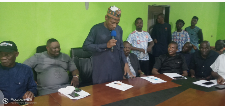 I AM NOT CONTESTING ANY ELECTION~PASTOR REUBEN. SUES FOR PEACE AND UNITY AMONGST PARTY LEADERS IN APC BAYELSA STATE.