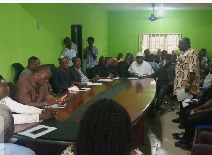 I AM NOT CONTESTING ANY ELECTION~PASTOR REUBEN. SUES FOR PEACE AND UNITY AMONGST PARTY LEADERS IN APC BAYELSA STATE.