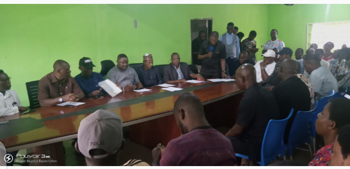 I AM NOT CONTESTING ANY ELECTION~PASTOR REUBEN. SUES FOR PEACE AND UNITY AMONGST PARTY LEADERS IN APC BAYELSA STATE.