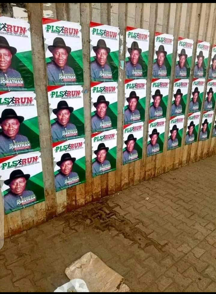 Breaking news: Protesters Storm Jonathan's Private office, ask him to declare for the presidential race.