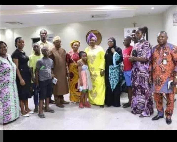 Sister Osinach’s husband, Peter Nwachukwu ‘paraded’ before kids, family members