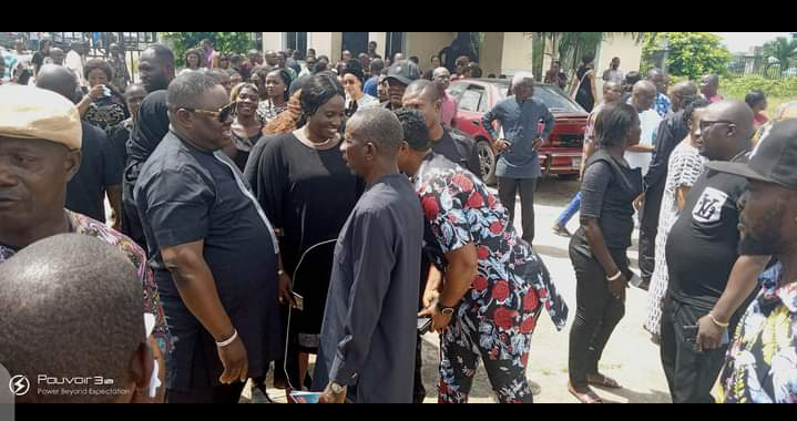 FAREWELL TO LATE HON TESSY AARON AS FOUNDER PASTOR REUBEN INITIATIVE FOR GOOD LEADERSHIP AND ACCOUNTABILITY SHOWS LAST RESPECT.