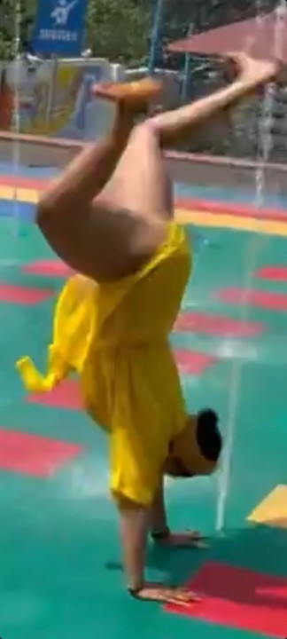 Tontoh Dikeh open up her body wearing nothing trying to......