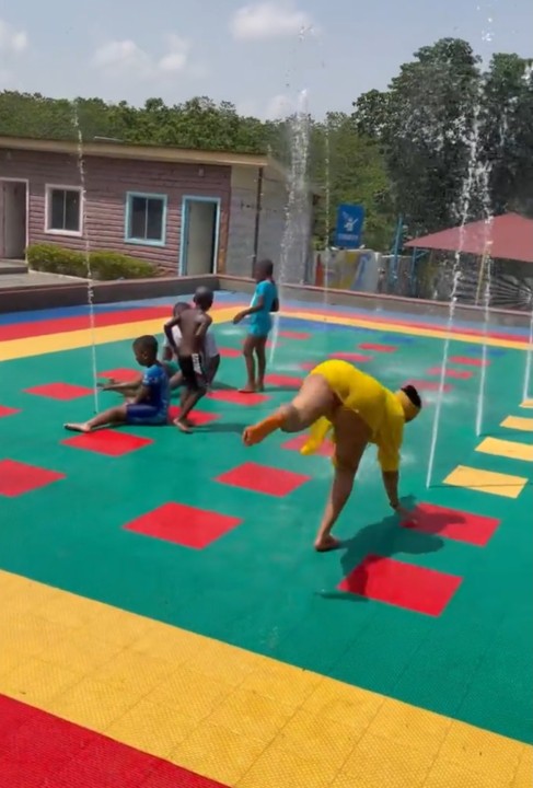 Tontoh Dikeh open up her body wearing nothing trying to......