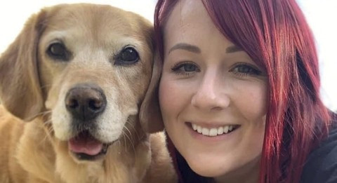 Woman quits job to spend time with her sick dog diagnosed with paralysis and dementia