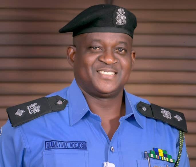 It is dangerous - Police PRO Olumuyiwa Adejobi warns against buying items from street traders as lady is arrested for buying stolen recharge card