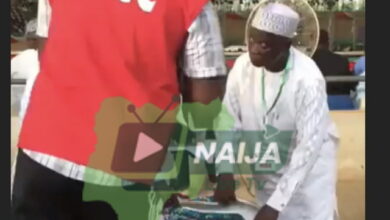 VIDEO: EFCC Operatives Search Ghana-must-go Bags At PDP Primary