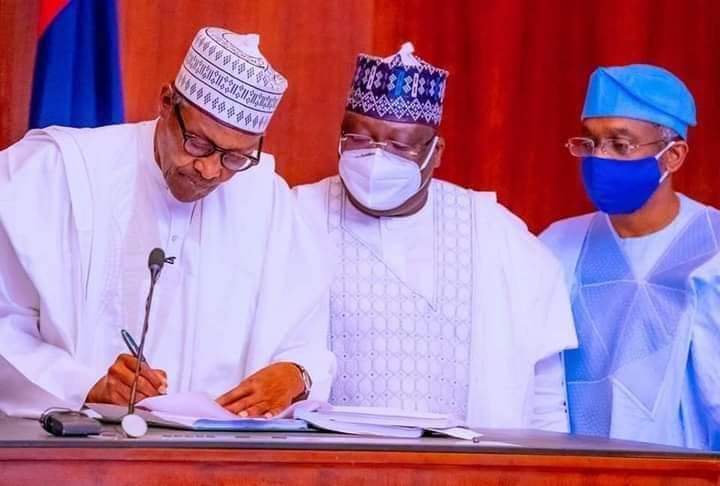 💥BREAKING NEWS President Buhari Directs Ministers Contesting Elections To Resign Before May 16th