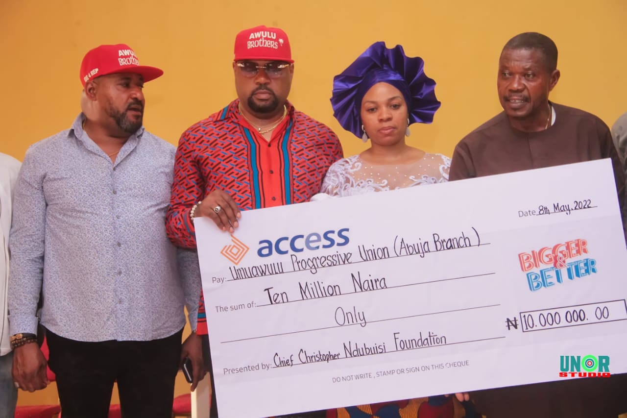 High Chief Christopher Ndubuisi, (Ikenga Umuawulu) Splashes N10m On Umuawulu Entrepreneurs*