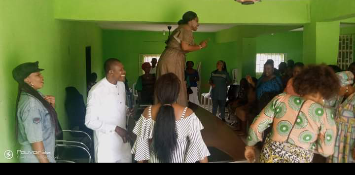 HOUSE OF ASSEMBLY ASPIRANT IN YENAGOA CONSTITUENCY TWO PST ESTHER MARTINS ASSEMBLES WOMEN, CRIES TO GOD TO FAVOUR THE RIGHTEOUS