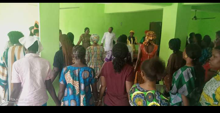 HOUSE OF ASSEMBLY ASPIRANT IN YENAGOA CONSTITUENCY TWO PST ESTHER MARTINS ASSEMBLES WOMEN, CRIES TO GOD TO FAVOUR THE RIGHTEOUS